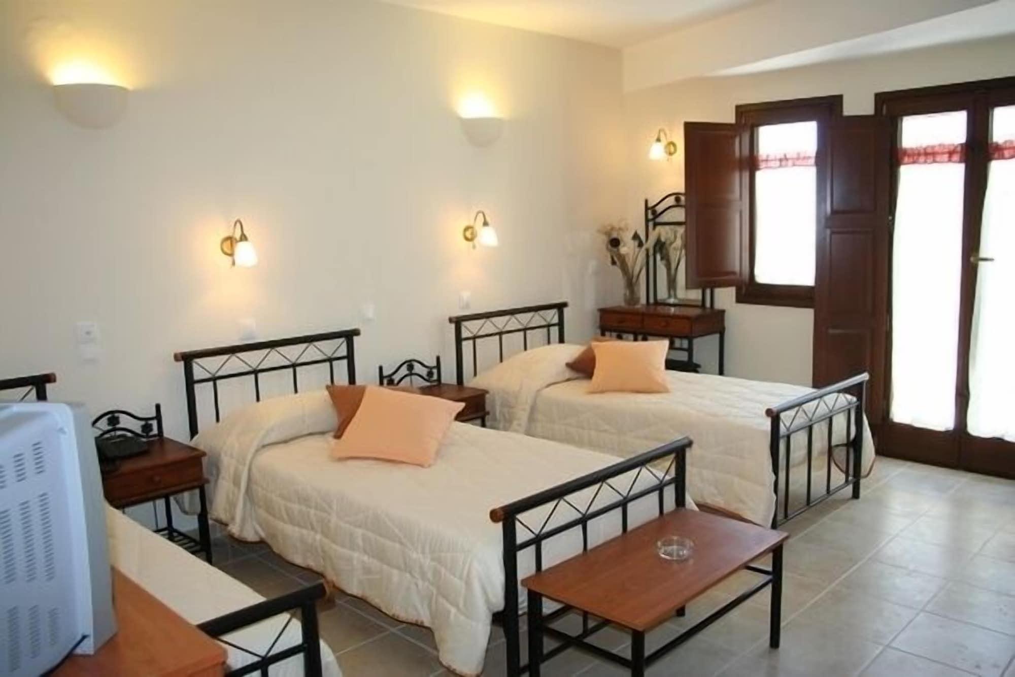 Amerisa Suites Fira  Bagian luar foto