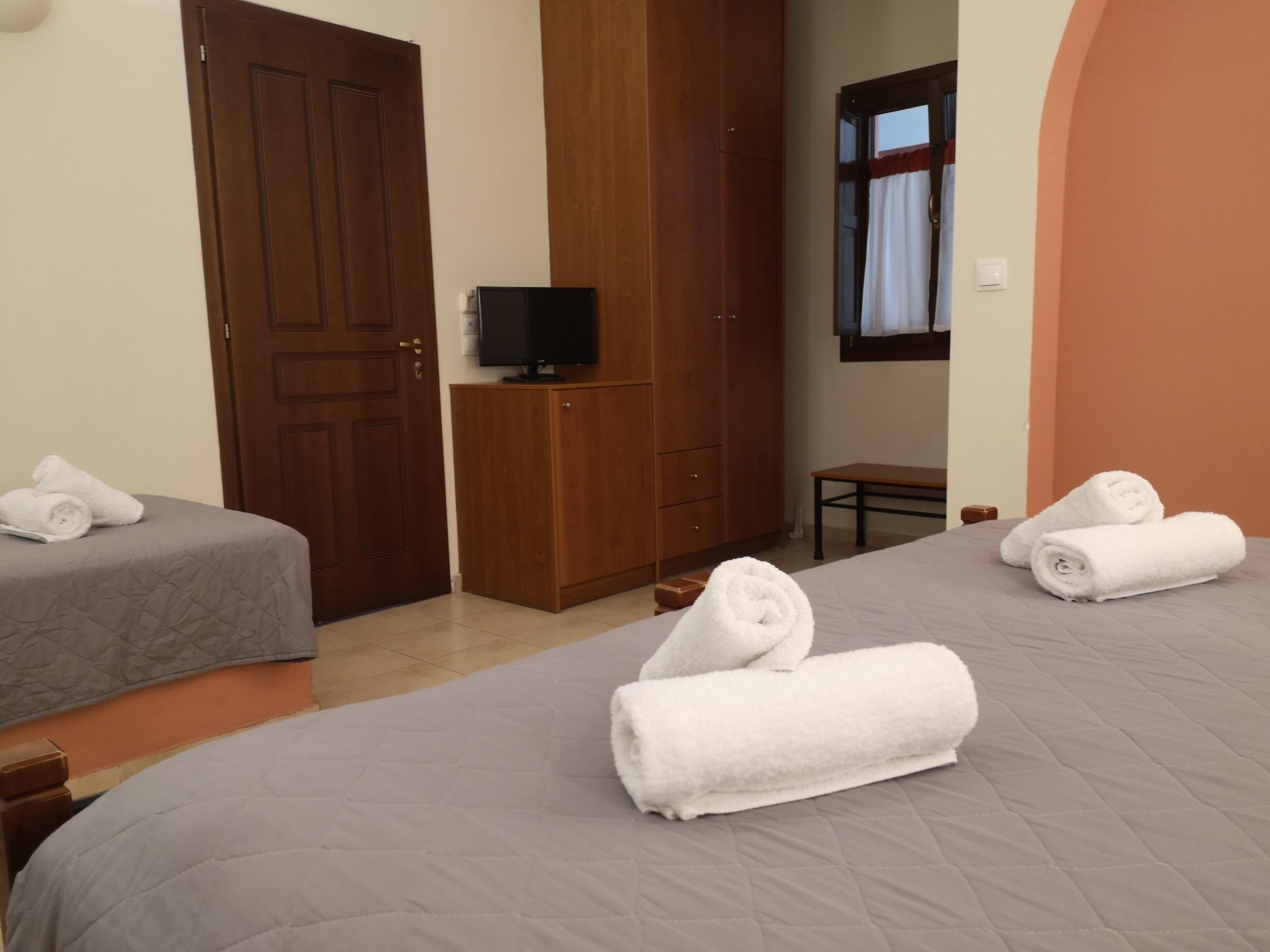 Amerisa Suites Fira  Bagian luar foto