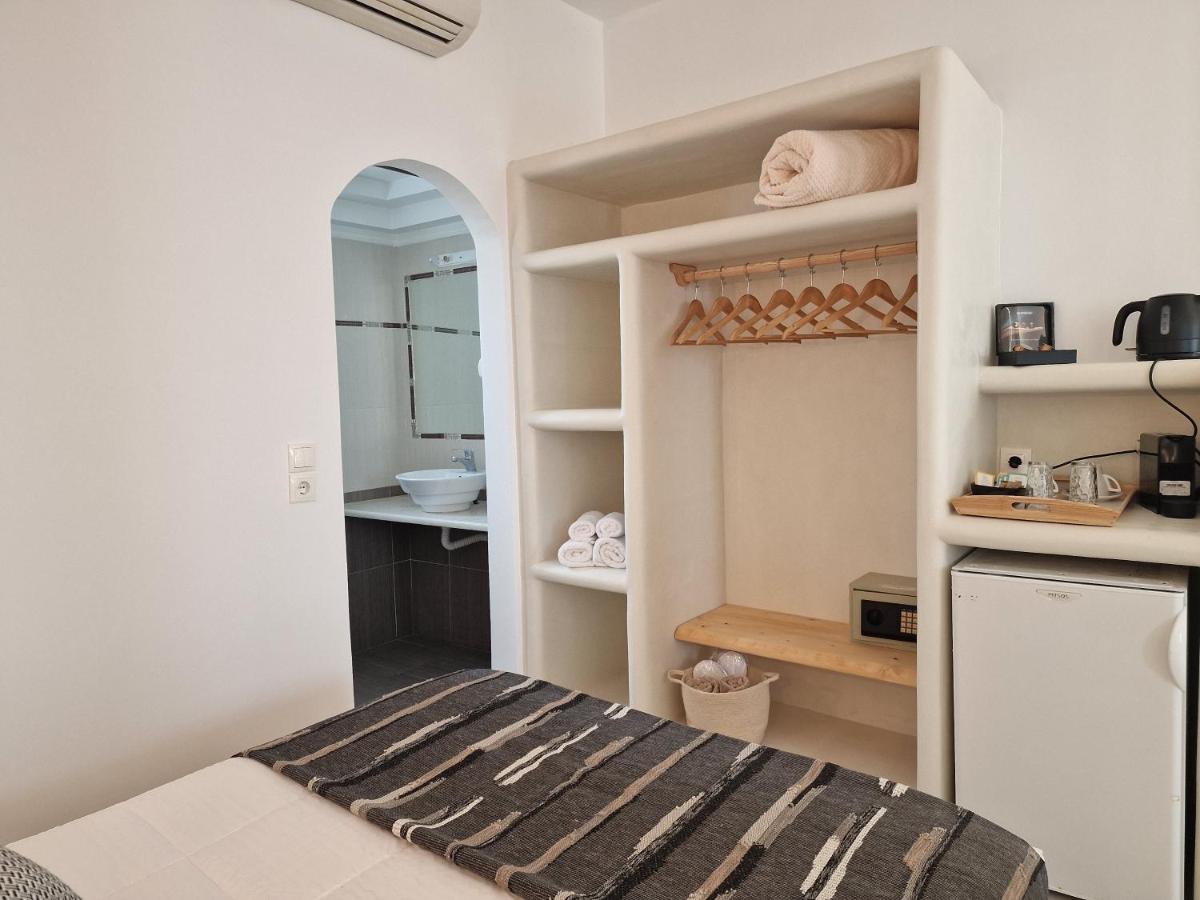 Amerisa Suites Fira  Bagian luar foto
