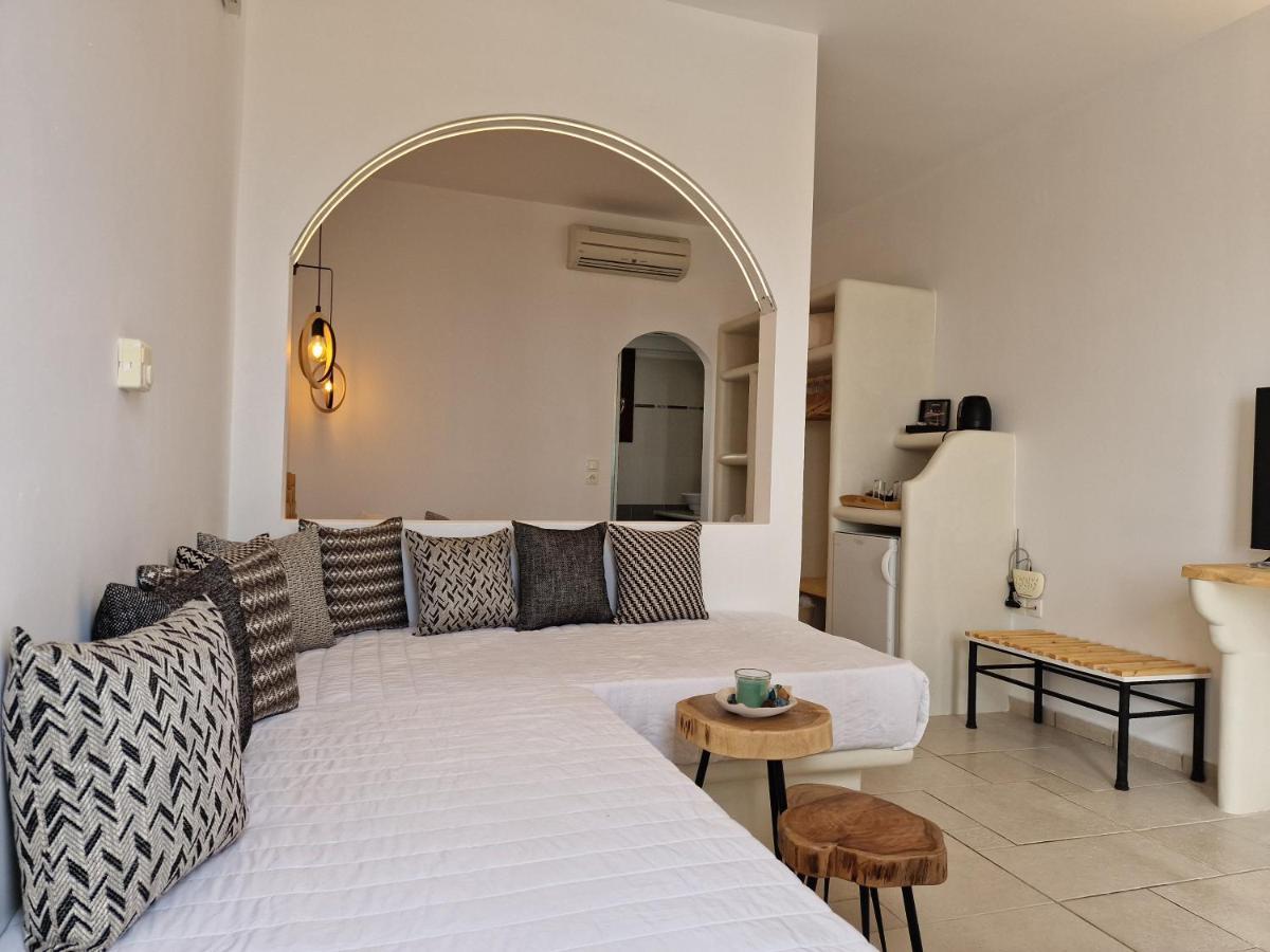 Amerisa Suites Fira  Bagian luar foto