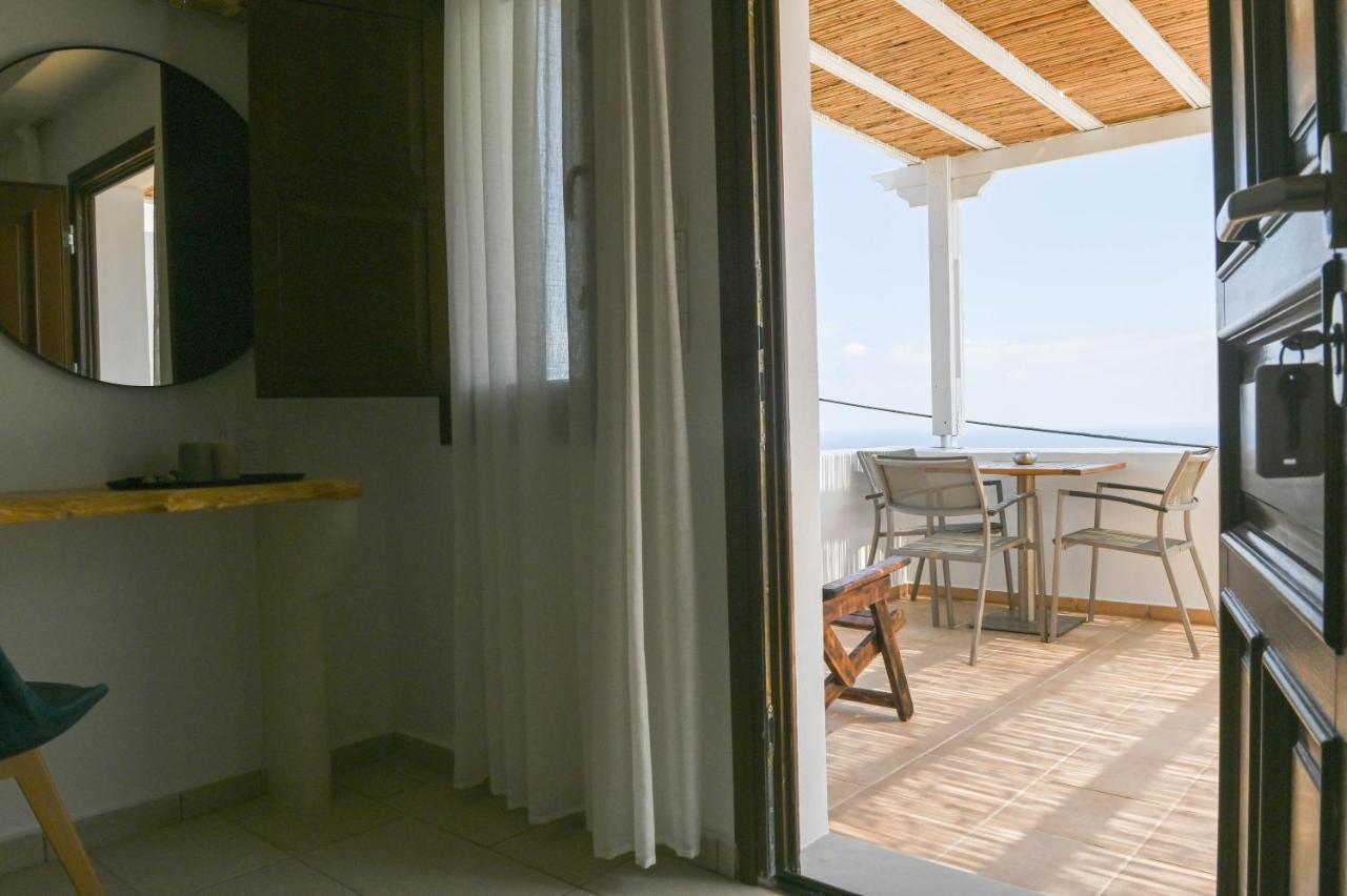 Amerisa Suites Fira  Bagian luar foto