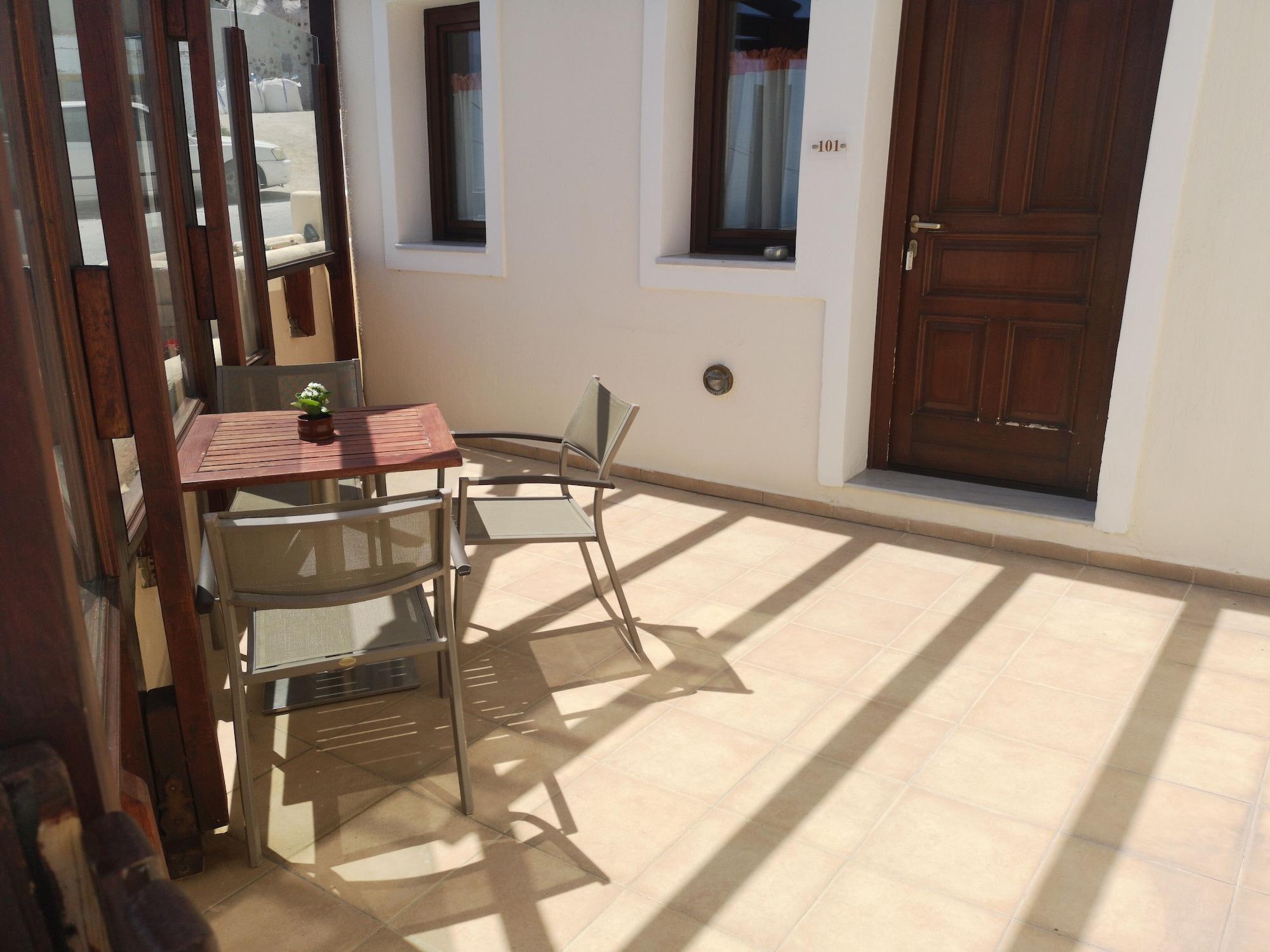 Amerisa Suites Fira  Bagian luar foto