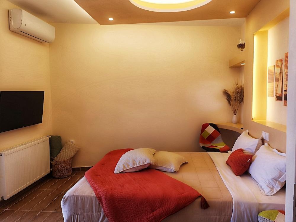 Amerisa Suites Fira  Bagian luar foto