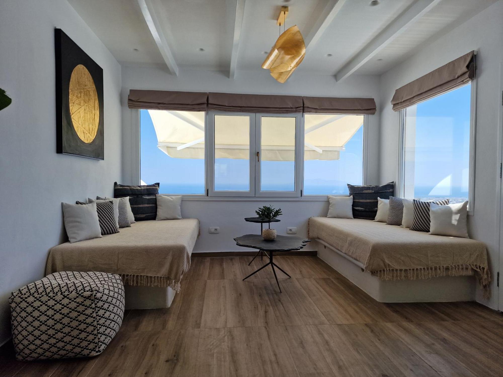Amerisa Suites Fira  Bagian luar foto