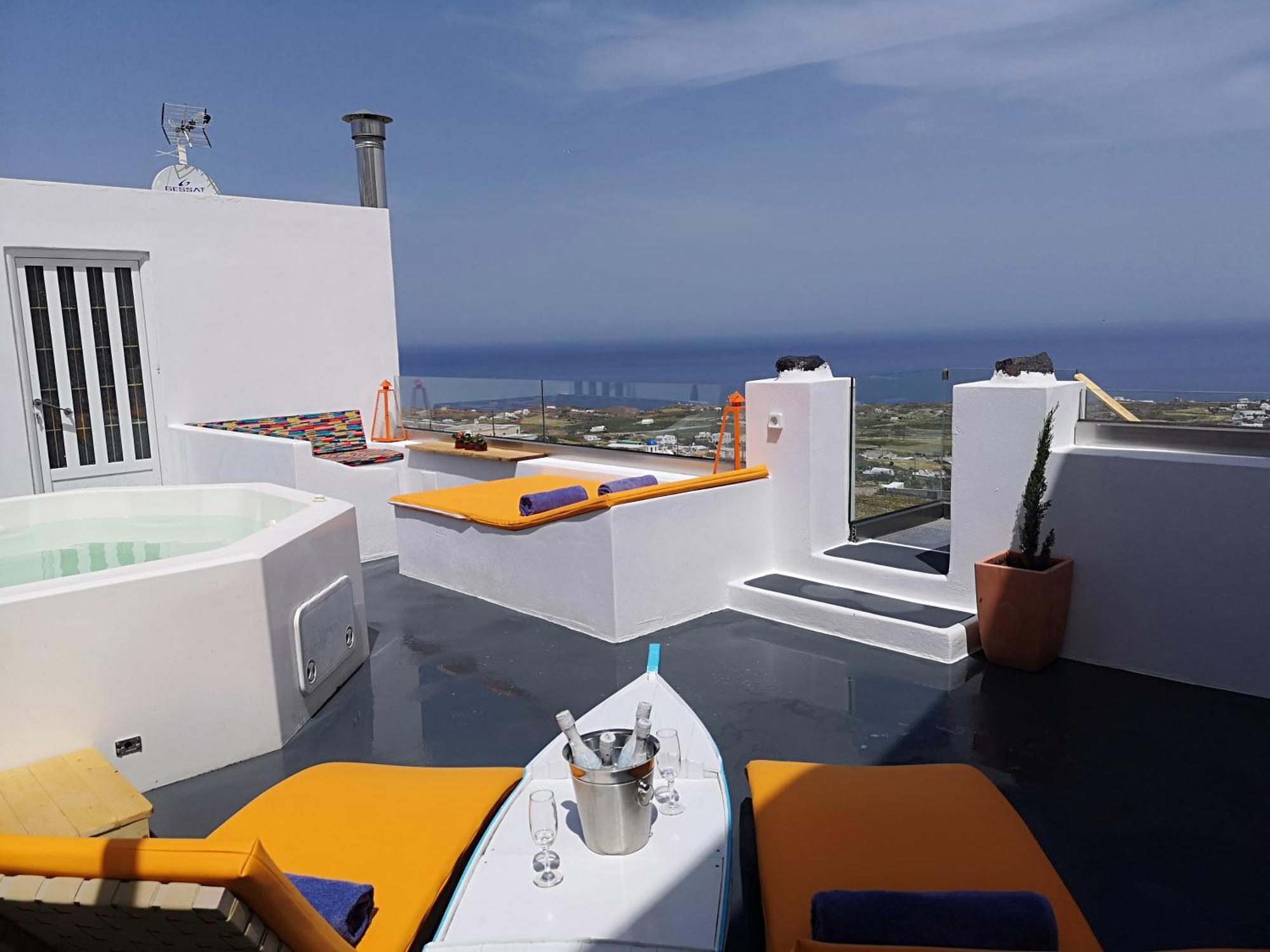 Amerisa Suites Fira  Ruang foto